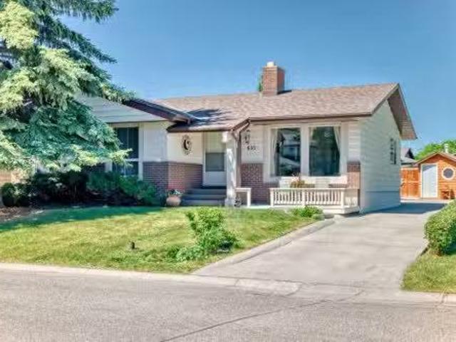 655 Deercroft Way Se, Calgary, AB, T2J 5V4 house for sale L.