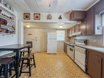 6569 E State Highway 52