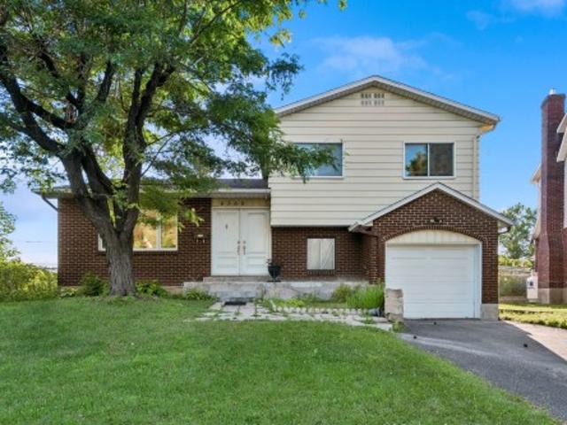 6560 Rue Villon, Brossard, QC, J4W 2G1 house for sale | Listing ID 14855 | Royal LePage