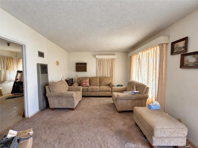 656 N 6th