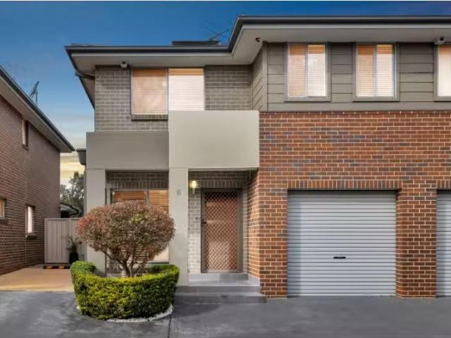 6/570 Sunnyholt Road, Stanhope Gardens Townhouse for rent Lis.