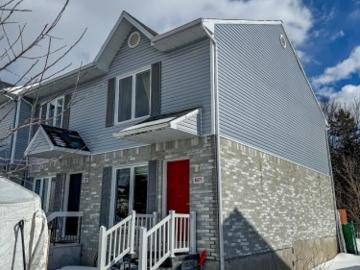 Saint-Émile, Quebec - Garden, Deck