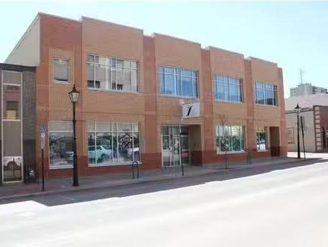 657 3 Street Se, Medicine Hat, AB, T1A 0H4 commercial for sa.