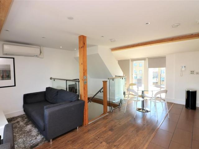 657 Commercial Road, London E14, 2 bed flat to rent, £2,250 pcm | PrimeLocation