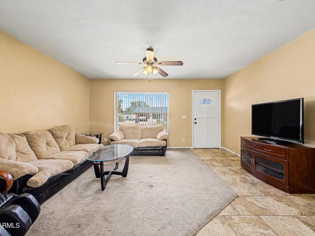 657 w linda lane