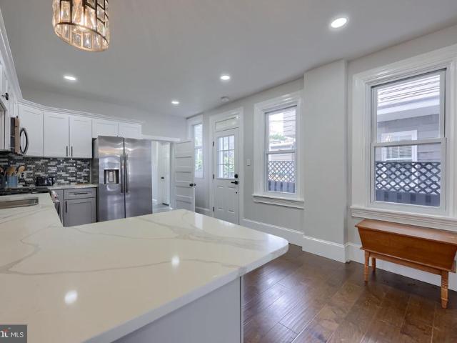 657 W Orange Street
