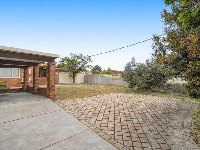 657B Karrinyup Road, Stirling, WA 6021