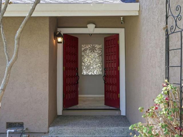 6585 Rolling Oaks Drive