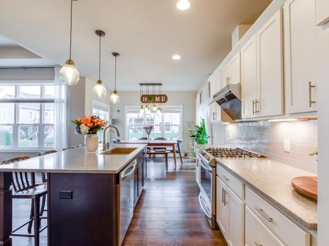 6586 Wolf Hollow Road