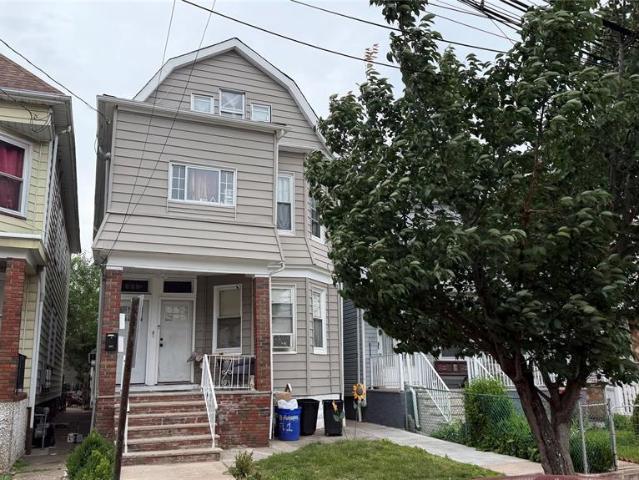 658 Adams Avenue