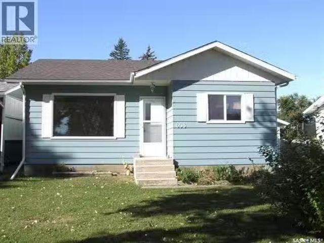 658 Maharg Avenue, Burstall, SK, S0N 0H0 house for sale Lis.