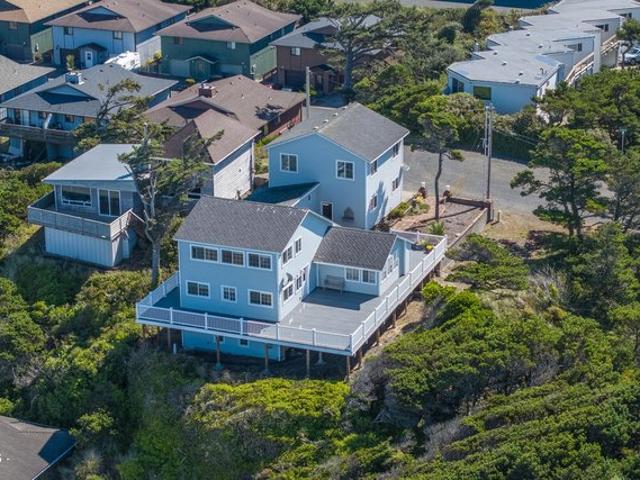 658 SW 6th St, Newport, OR 97365