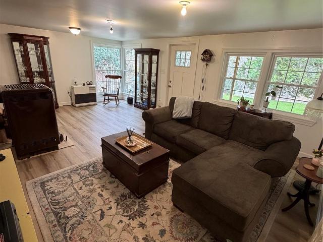 658 Upper Hanging Rock Road