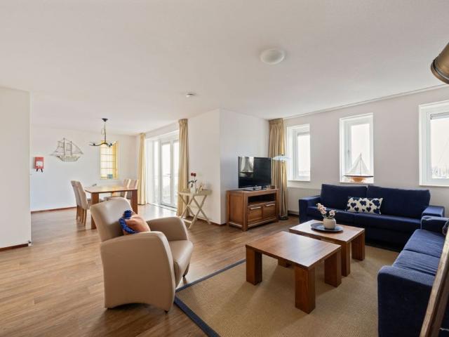 658L 4 pers. apartment with unique harbour view