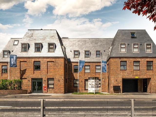 65 69 London Road, High Wycombe HP11 1 bed apartment to rent £1,350 pcm £312 pw