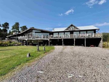 House for sale in Treaty Island - Patio