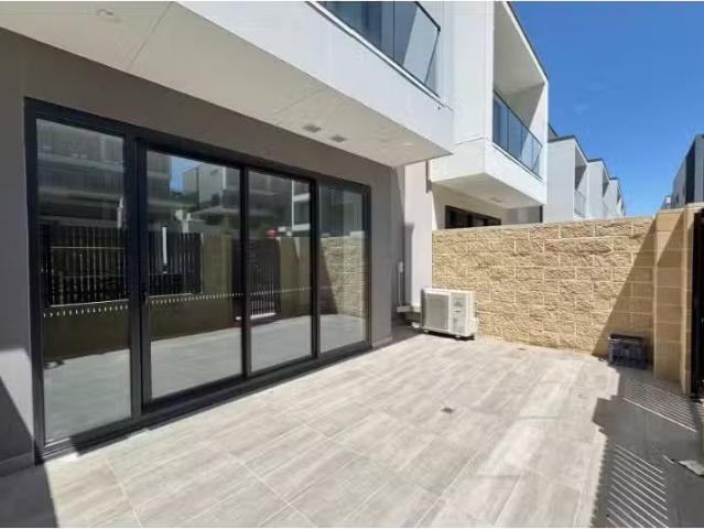 65 Aurora Street, Box Hill Townhouse for rent Listed by Man C.