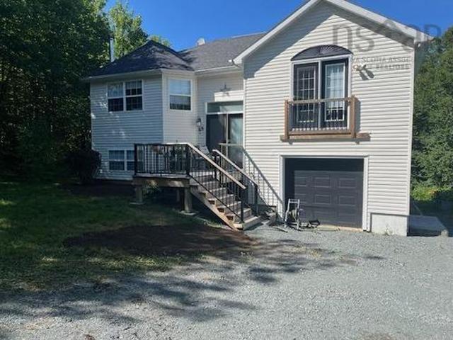 65 Beamish Road, East Uniacke, NS, B0N 1Z0 house for sale | Listing ID 202618 | Royal LePage