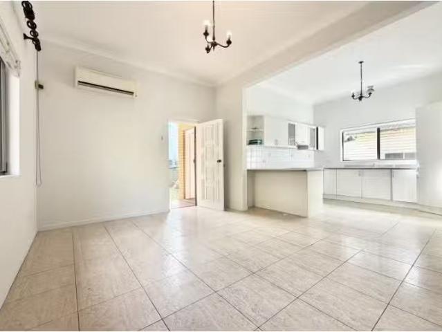 65 Courallie Avenue, Homebush West House for rent Listed by D.