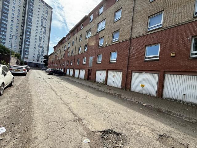 65 Curle Street, G14 2 bed flat to rent £1,095 pcm £253 pw