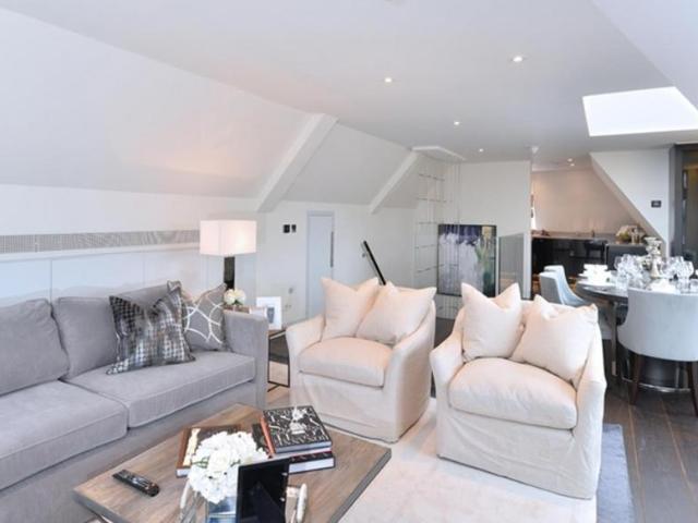 65 Duke Street, Mayfair, London, W1K 2 bed flat to rent £13,867 pcm £3,200 pw