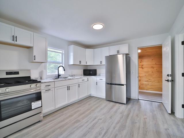 65 Eldredge Street E