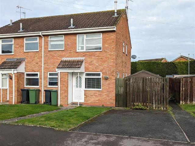 65 Henley Drive Droitwich Worcs 1 bed semi detached house to rent £700 pcm £162 pw