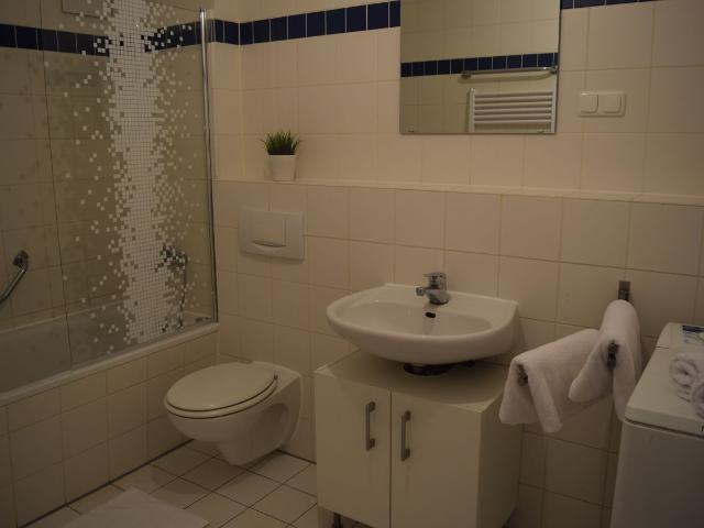 65 m² Apartment w. Spreeview directly at Ostkreuz, Berlin Amsterdam Apartments for Rent
