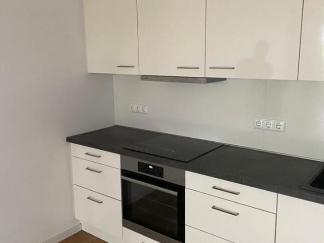 65 m² EG Wohnung mit großer Terrasse, 2 Min. zur Tram