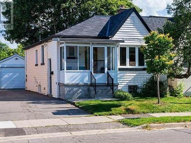 65 Manitoba Street, Toronto, ON, M8Y 1E1 house for sale | Listing ID W13657 | Royal LePage