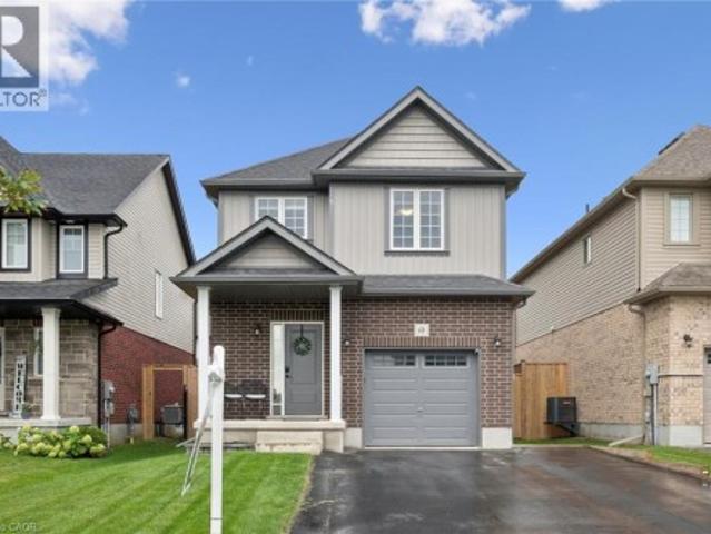 65 Miranda Path, Elmira, ON, N3B 0A1 house for sale | Listing ID 40861 | Royal LePage