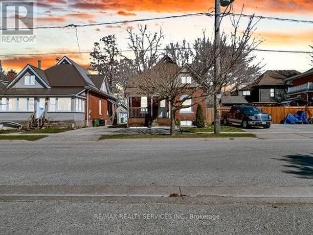 65 Moore Street, St. Thomas, ON, N5R 3W4 house for sale | Listing ID X13748 | Royal LePage