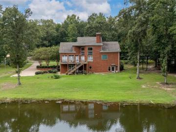 65 Olympic Dr, Wetumpka, AL