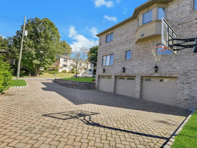 65 Ross Avenue, Demarest, US, NJ