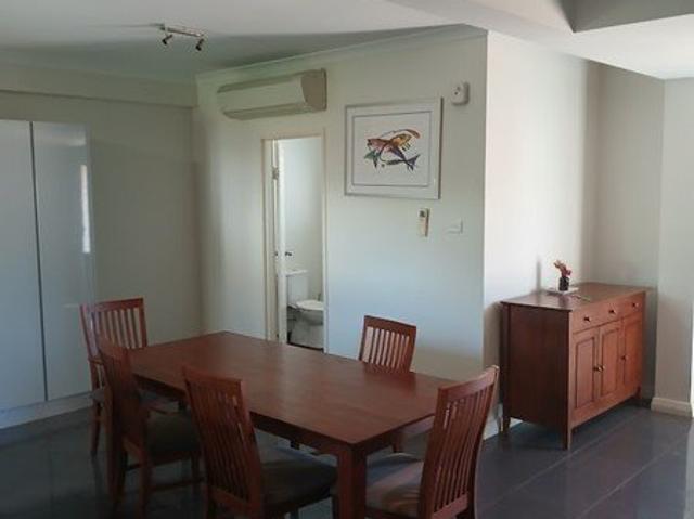 6/5 Rowan St partially furnished apartment