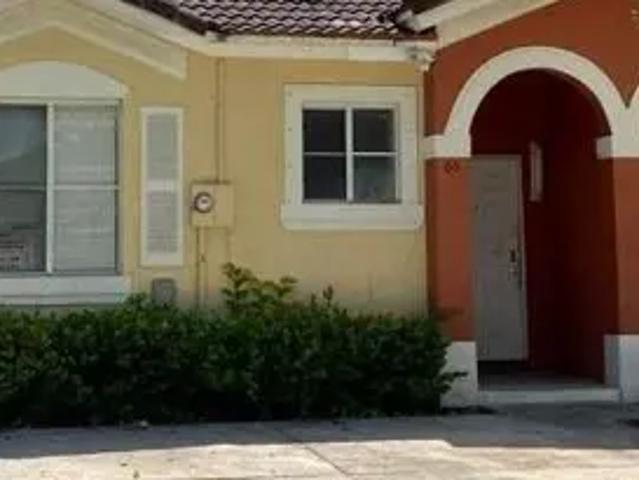 65 SW 16th Ave, 3 beds, 2 full baths