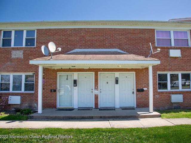 65 Steiner Ave, 1 bed, 1 full bath