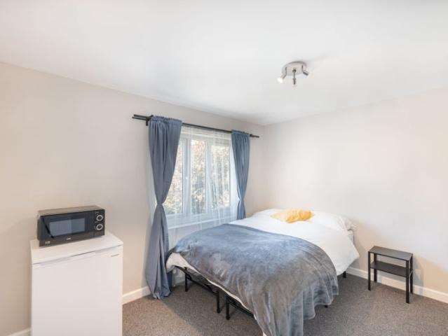 65STS4 Studio Room Cherry Hinton