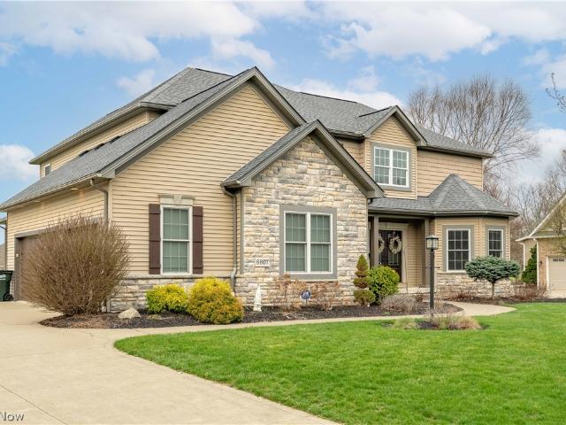 6607 Woodbridge Circle NW