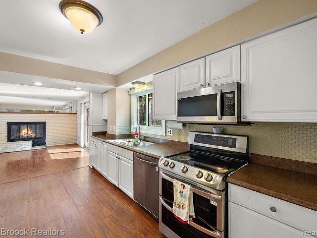 6609 E Knollwood Circle