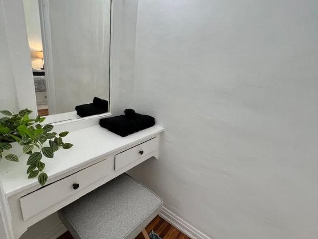 660 S. Cloverdale Ave. Studio Apartment for Rent at 660 S Cloverdale Ave, Los Angeles, CA 90036 Mid City West