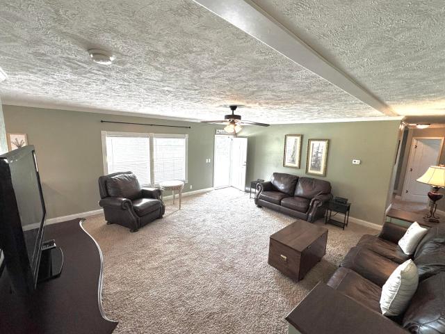 660 Steven Lane