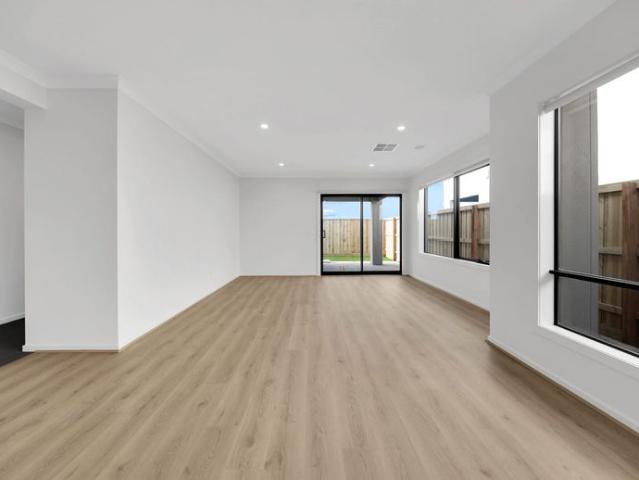 $660 P/W Berwick Waters