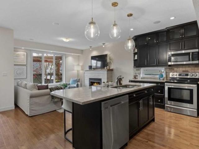 6614 Bowness Road Nw, Calgary, AB, T3B 0G1 house for sale | Listing ID A2352 | Royal LePage