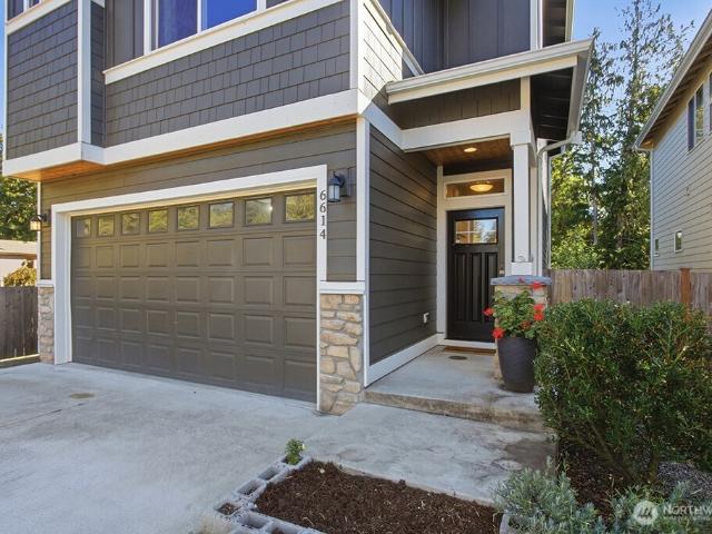 6614 Kayak Place NW