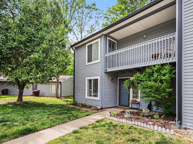 6614 Point Comfort Ln, Charlotte, NC 28226 | MLS #4369