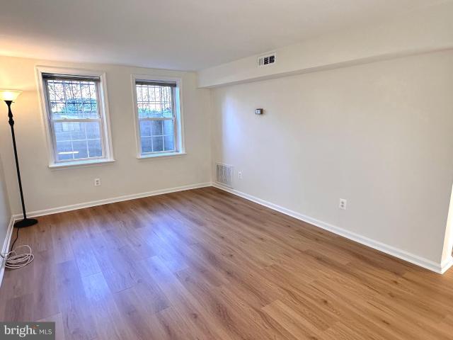 6614 10th St, Unit J, Alexandria, VA 22307 | MLS #VAFX2298