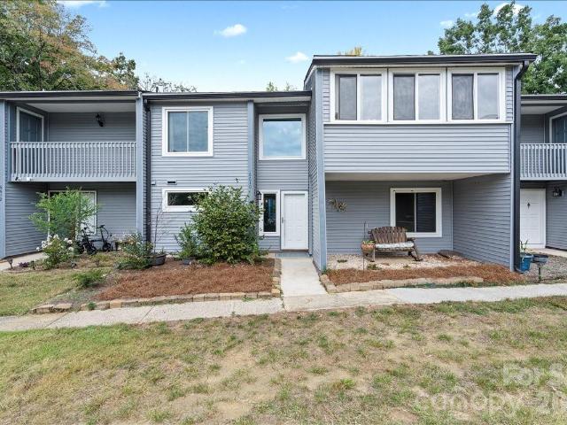 6610 Point Comfort Ln, Charlotte, NC 28226 | MLS #4359