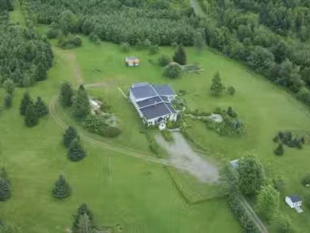 661 Ch. Bunker, Magog, QC, J1X 3W2 house for sale Listing I.