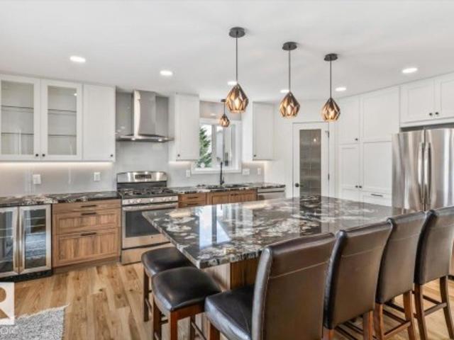 661 Bevington Place Nw, Edmonton, AB, T5T 6G6 house for sale | Listing ID E4508 | Royal LePage